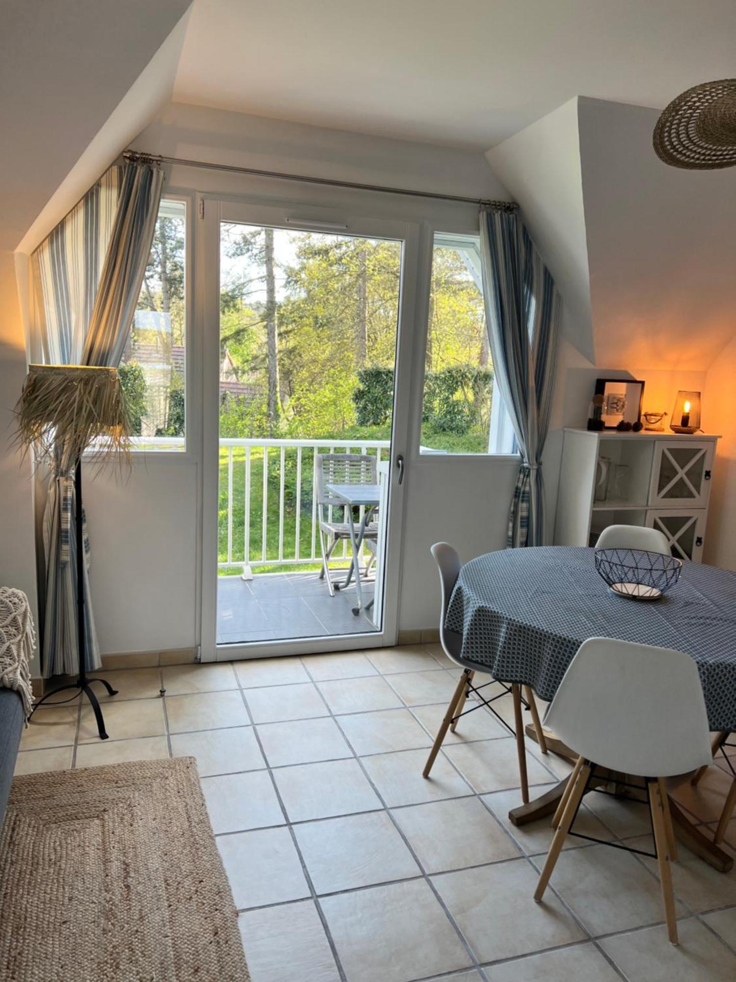 11 Les Pins Penches Apartment